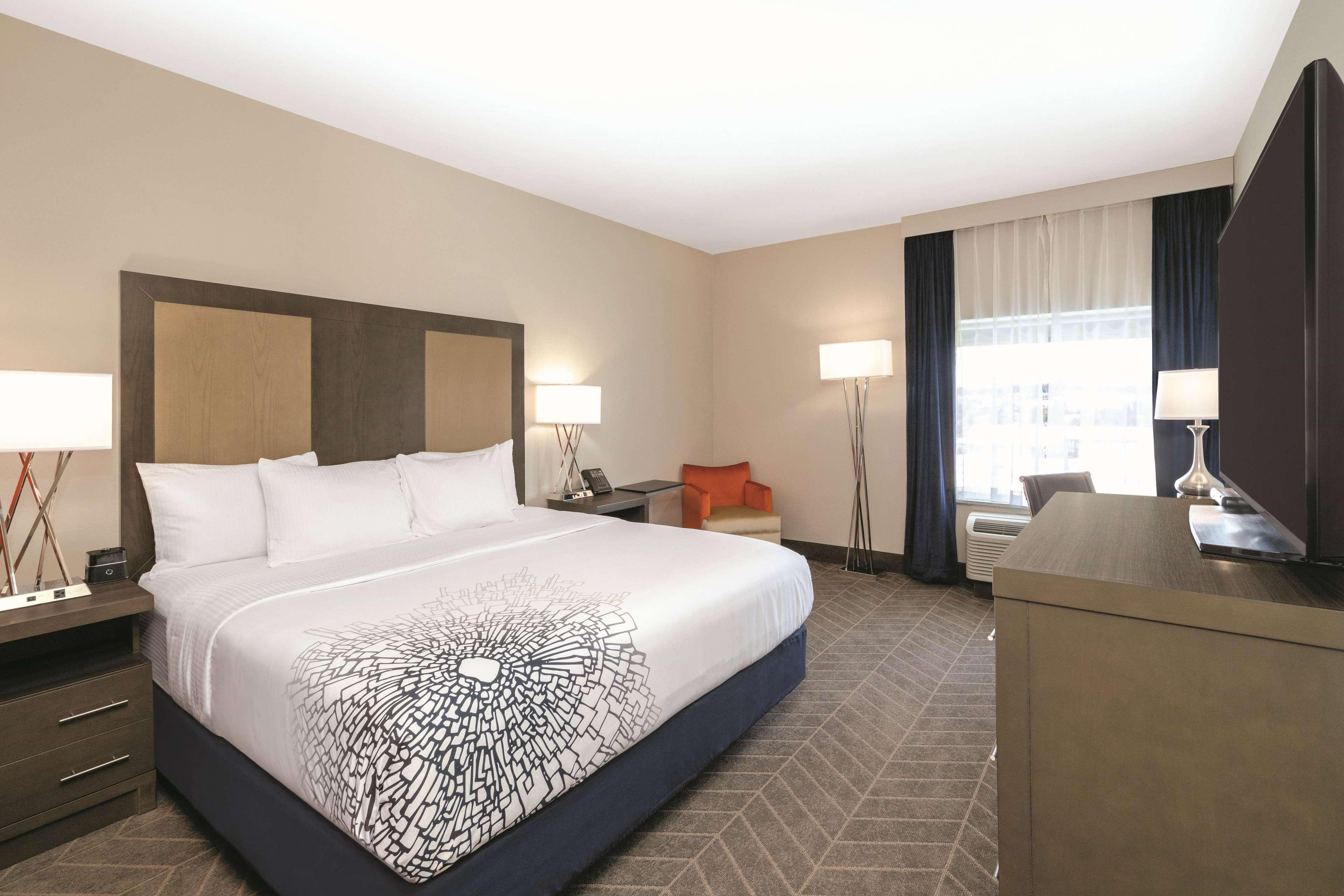 La Quinta By Wyndham Opelika Auburn Hotel Екстериор снимка